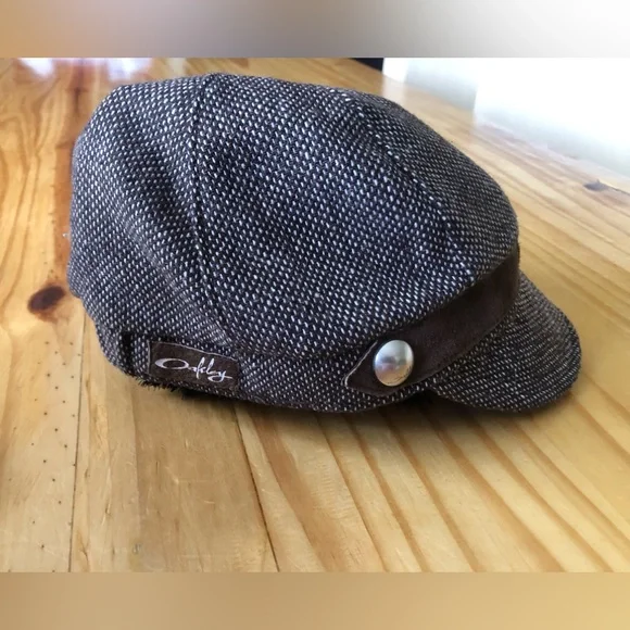 okley | Accessories | Okley Womens One Size Newsboy Cadet  display picture 1